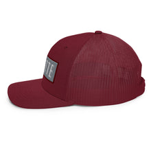 Load image into Gallery viewer, EVERETTE Patch Logo Trucker Cap
